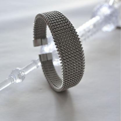 Bracelet circulaire en acier au titane souple pour femme élégante et rafiné