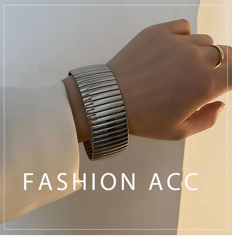 Bracelet circulaire en acier au titane souple pour femme élégante et rafiné