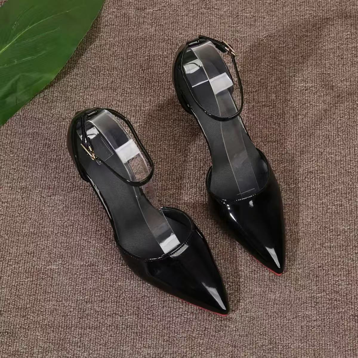 Chaussures à talons haute pour femmes
