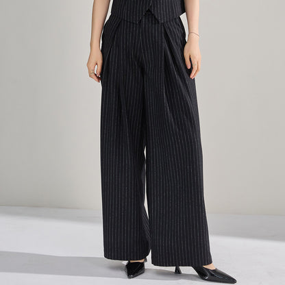 Costume noir en laine pour femme