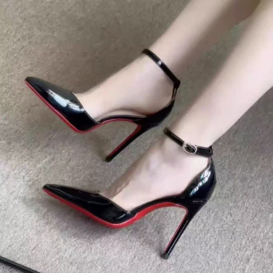 Chaussures à talons haute pour femmes