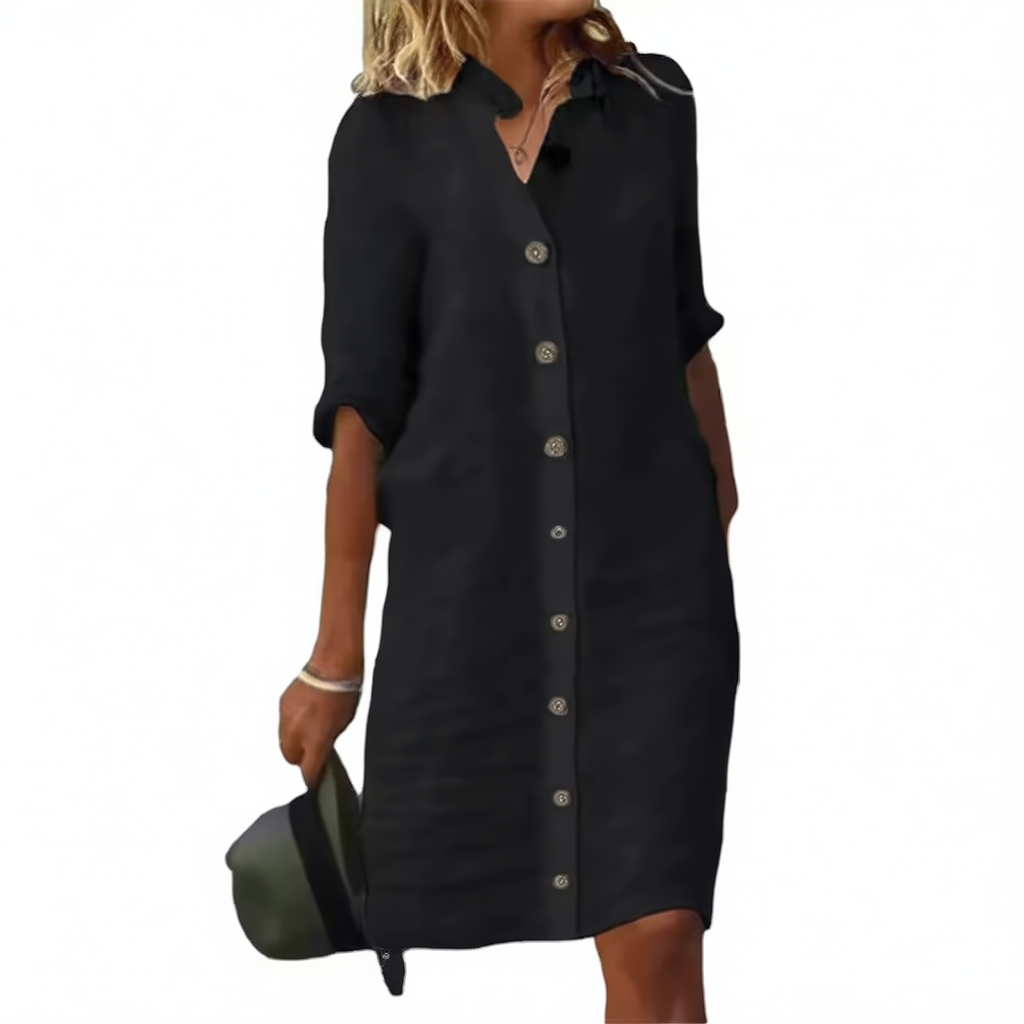 Robe en pur coton et lin avec un col chemise et des manches intermédiaires.