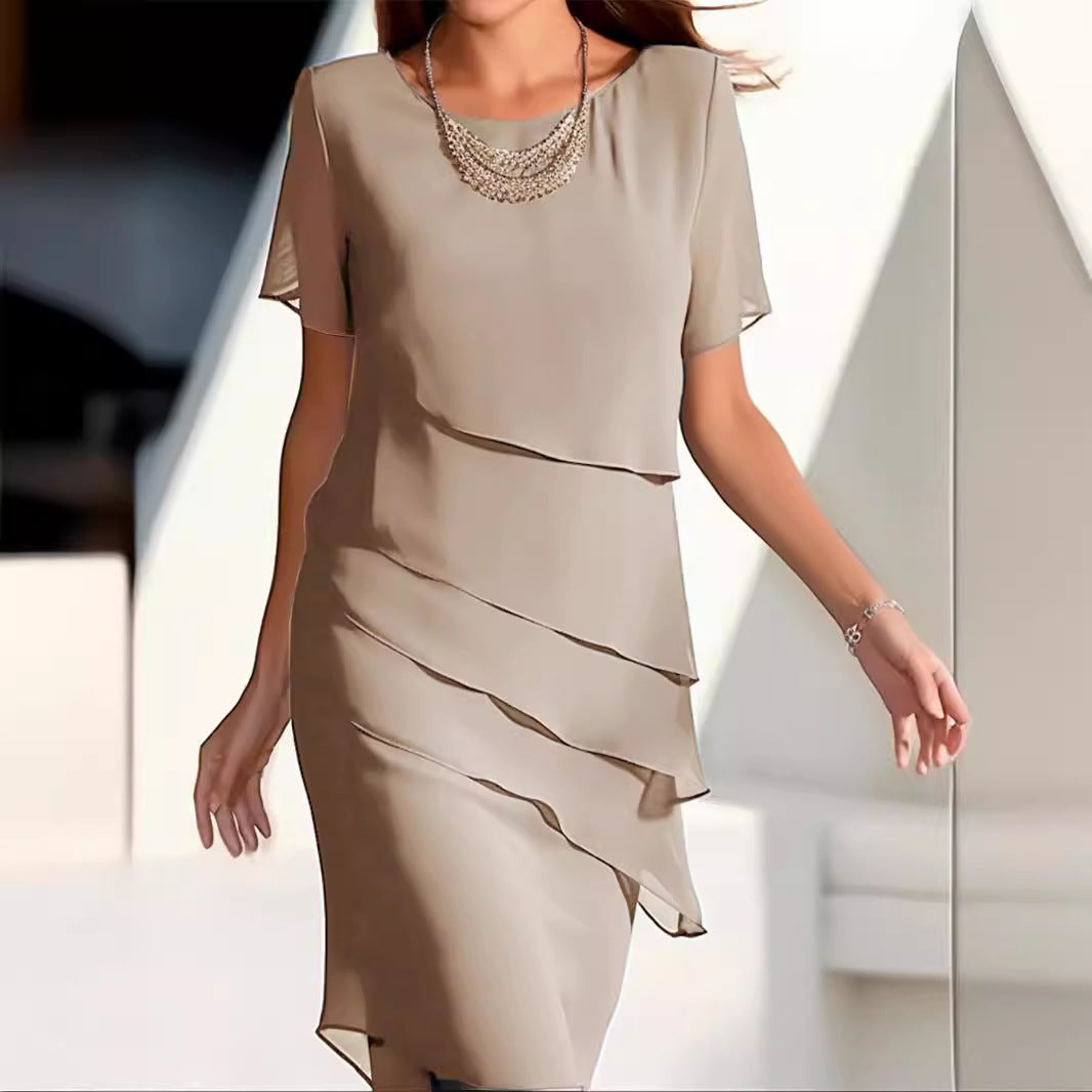 Robe à manches courtes à col ras du cou